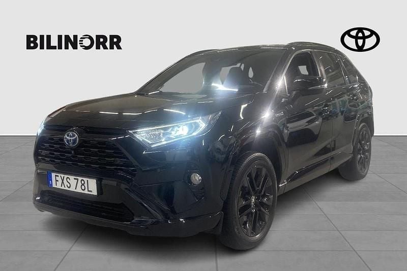 Svart Begagnad 2020 Toyota RAV4 Hybrid SUV | 399 900 kr (Dyr) - Bild 1/3