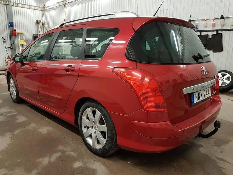Begagnad Peugeot 308 SW 109 HK (80 kW) 2008 Röd Kombi