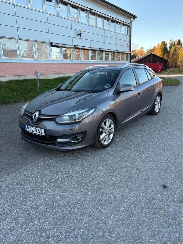 Grå Begagnad 2014 Renault Mégane GrandTour Kombi | 39 000 kr (Marknadspris) - Bild 1/4