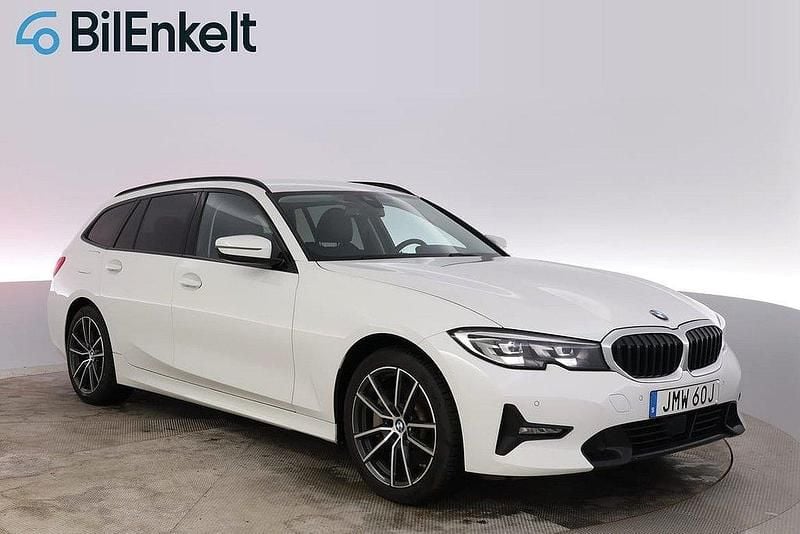 Vit Begagnad 2021 BMW 330e Shadowline Kombi | 279 900 kr (Superpris) - Bild 1/4
