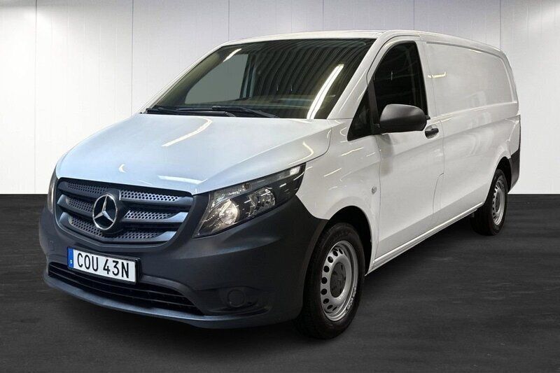 Vit (white) Begagnad 2019 Mercedes Vito Minibuss | 199 875 kr (Marknadspris) - Bild 1/4