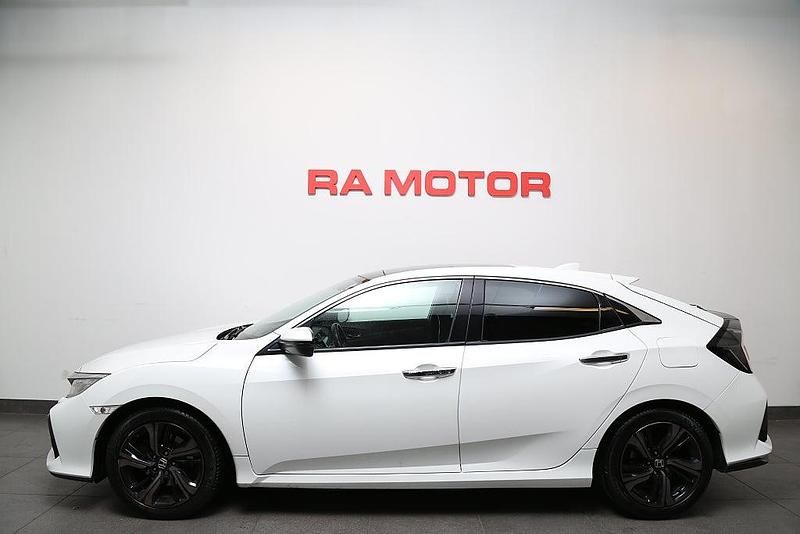 Begagnad Honda Civic 182 HK (133 kW) 2017 Vit Halvkombi
