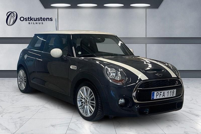 Grå Begagnad 2017 Mini Cooper S Pepper Halvkombi | 179 900 kr (Lite dyr) - Bild 1/4