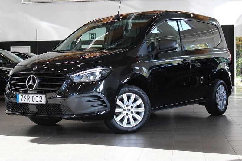 Svart Begagnad 2023 Mercedes Citan 110 Van | 209 900 kr (Bra pris) - Bild 1/4