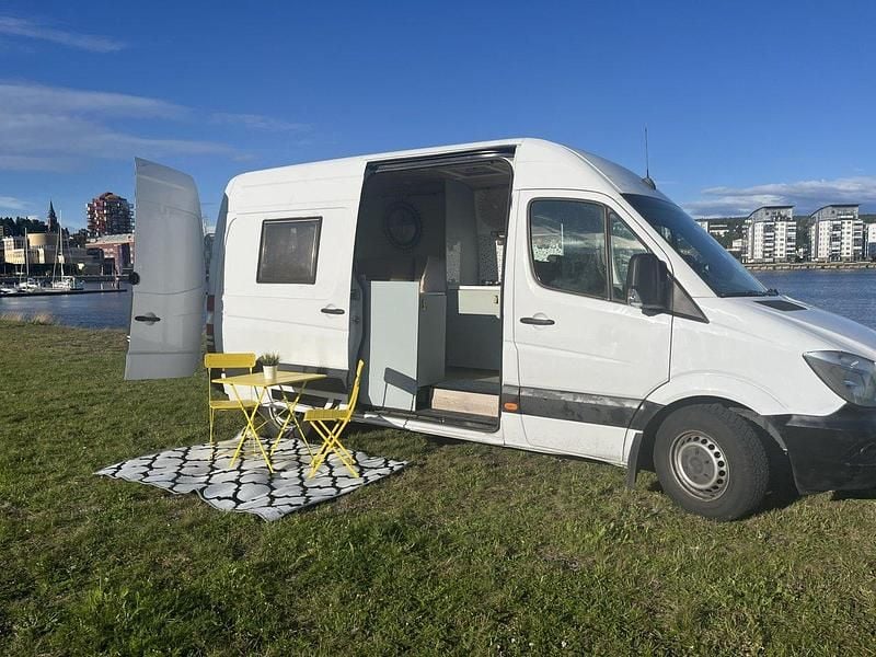 Vit Begagnad 2015 Mercedes Sprinter Van | 249 000 kr - Bild 1/4