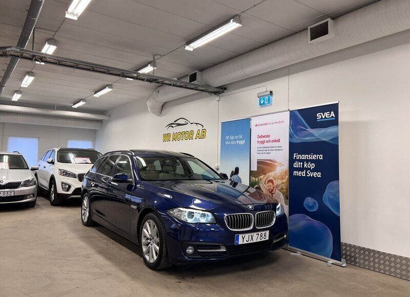Blå Begagnad 2017 BMW 520 Kombi | 159 900 kr (Bra pris) - Bild 1/4