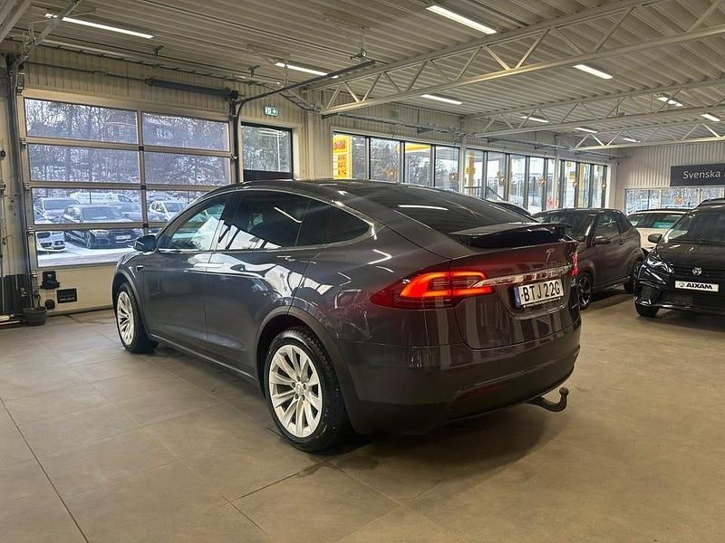 Begagnad Tesla Model X Long Range AWD 397 kW (541 HK) 2019 Grå SUV