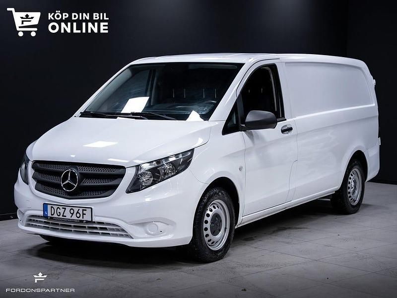 Vit Begagnad 2022 Mercedes Vito Van | 389 900 kr (Dyr) - Bild 1/4