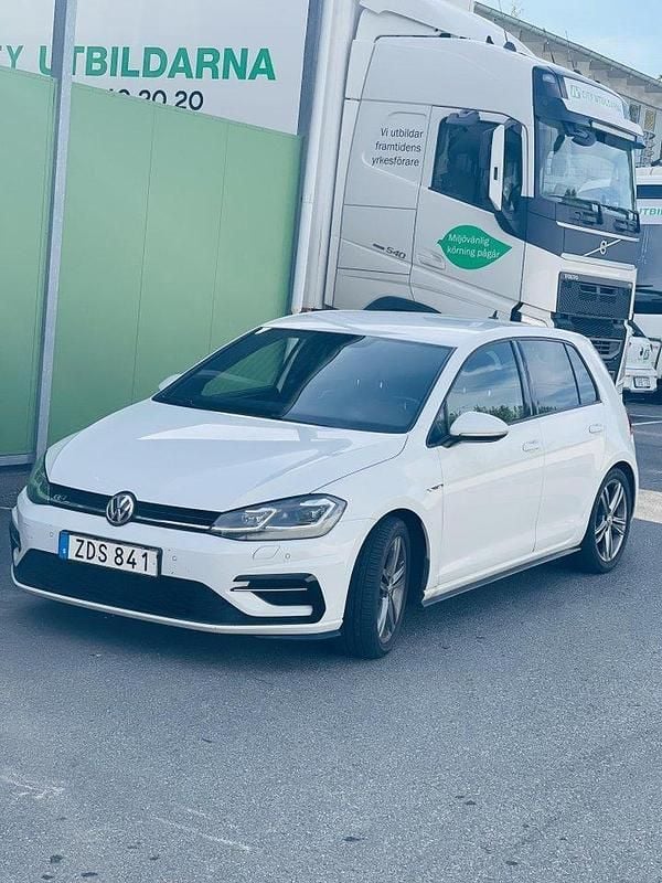 Vit Begagnad 2019 VW Golf VII GT Halvkombi | 179 900 kr (Bra pris) - Bild 1/4