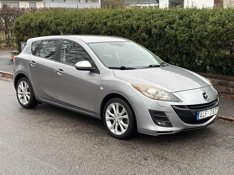Grå Begagnad 2009 Mazda 3 Halvkombi | 45 000 kr (Bra pris) - Bild 1/4
