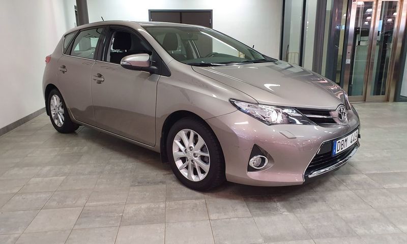 Begagnad 2013 Toyota Auris 1.6 Benzin 132 HK (129 900 kr