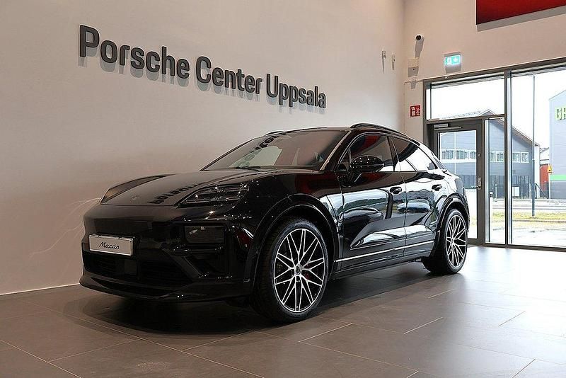 Svart Ny 2024 Porsche Macan Turbo SUV | 1 414 680 kr - Bild 1/4