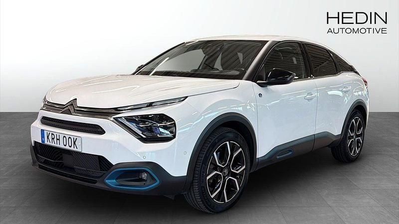 Vit (white) Begagnad 2021 Citroën e-C4 Halvkombi | 189 000 kr (Marknadspris) - Bild 1/4