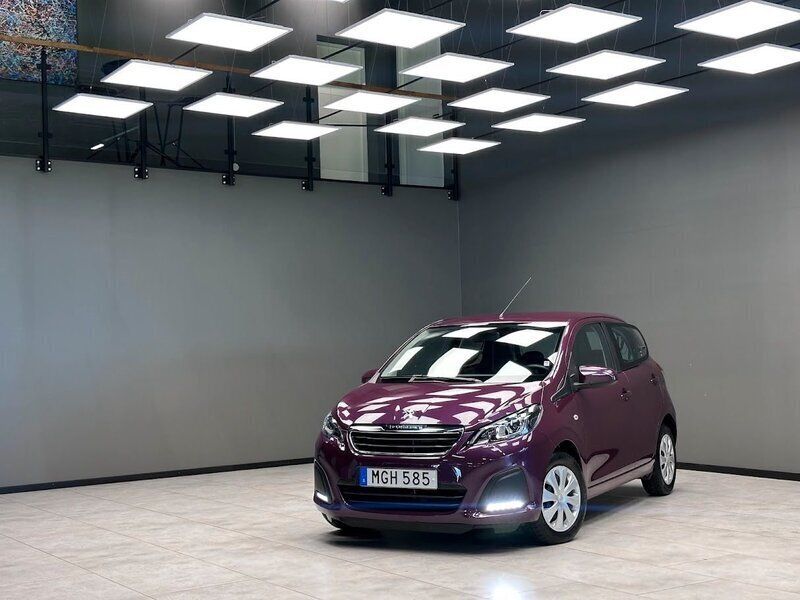 Lila Begagnad 2015 Peugeot 108 Halvkombi | 99 900 kr (Dyr) - Bild 1/3