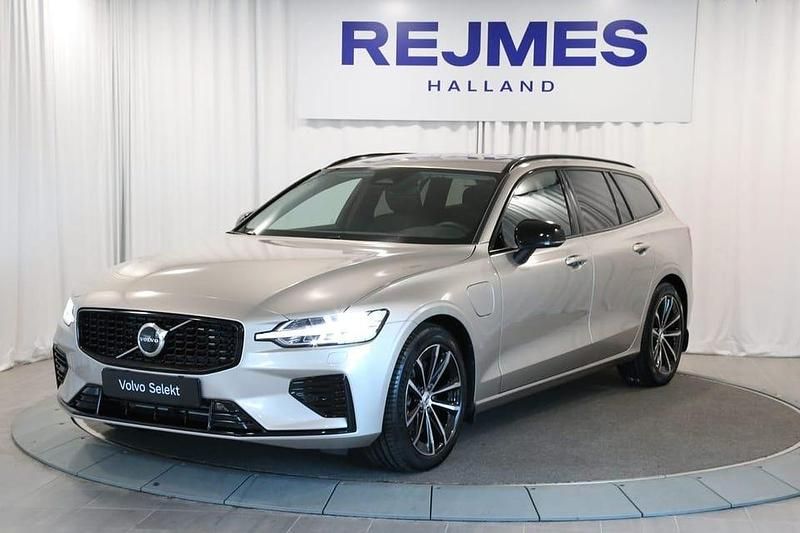 Begagnad Volvo V60 Plus 355 HK (261 kW) 2025 Grå Kombi