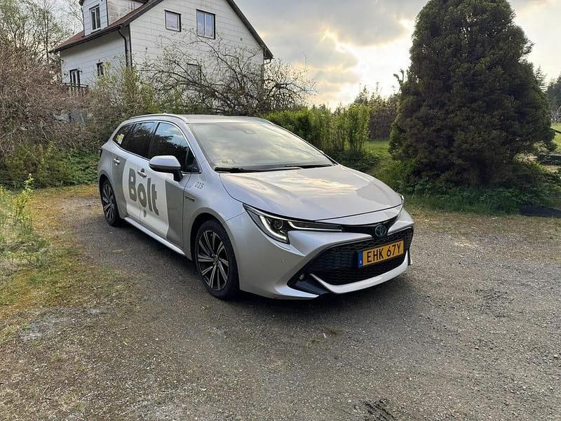 Begagnad 2021 Toyota Corolla Style Kombi | 179 000 kr (Marknadspris) - Bild 1/4