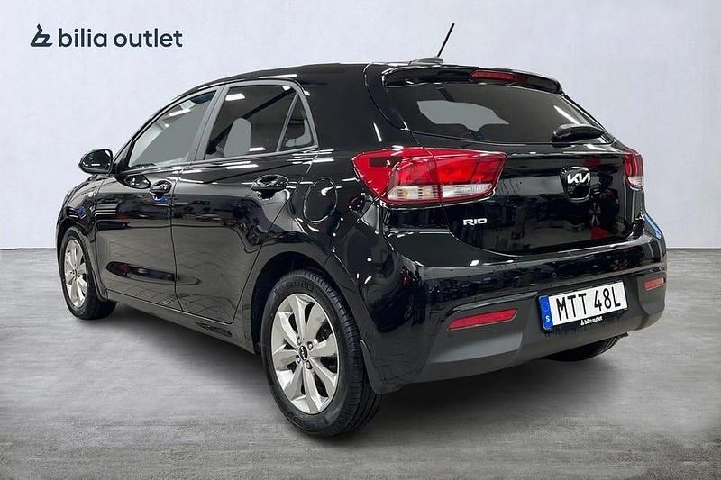 Begagnad Kia Rio Advance 101 HK (74 kW) 2022 Svart Halvkombi