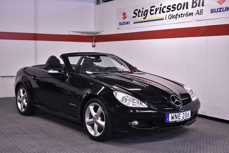 Svart Begagnad 2005 Mercedes SLK200 Cab | 97 500 kr (Marknadspris) - Bild 1/4