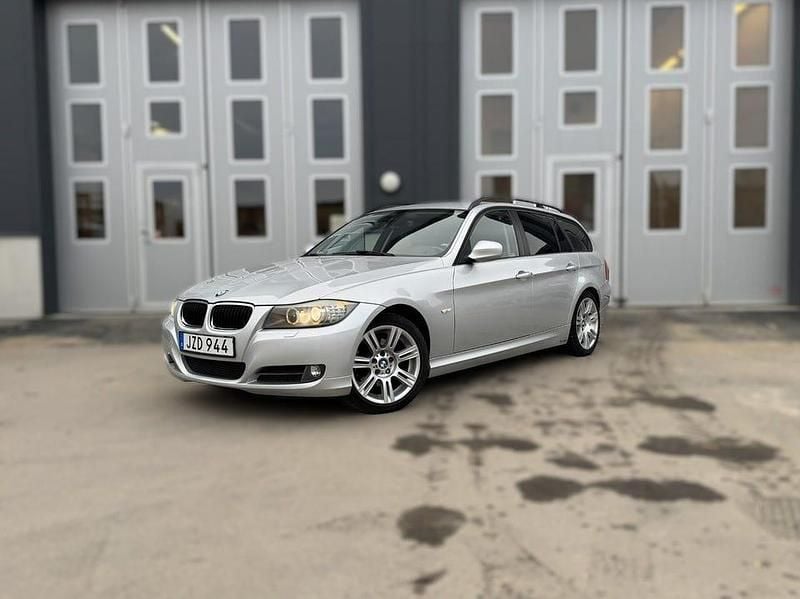 Begagnad BMW 320 Comfort Edition 177 HK (130 kW) 2010 Grå Kombi