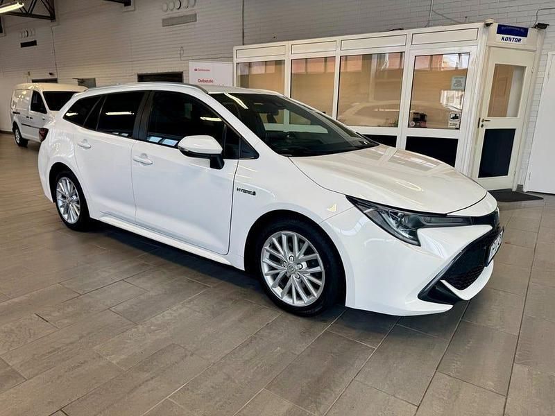 Begagnad Toyota Corolla 184 HK (135 kW) 2019 Vit Kombi
