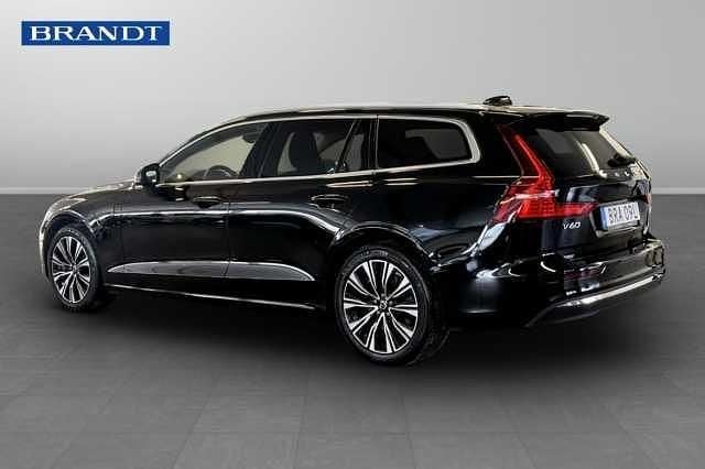 Begagnad Volvo V60 252 HK (185 kW) 2023 Svart Kombi