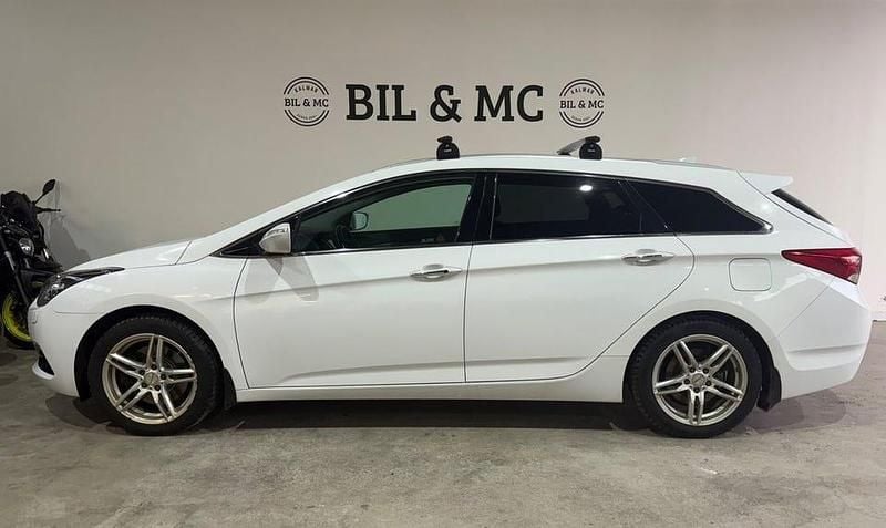 Vit Begagnad 2015 Hyundai i40 Kombi | 99 000 kr (Marknadspris) - Bild 1/4