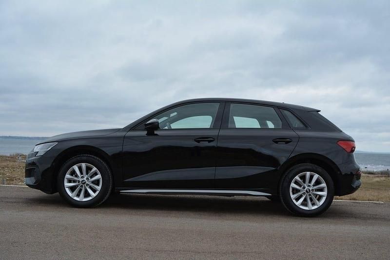 Begagnad Audi A3 Comfort 150 HK (110 kW) 2022 Brilliant svart Sedan