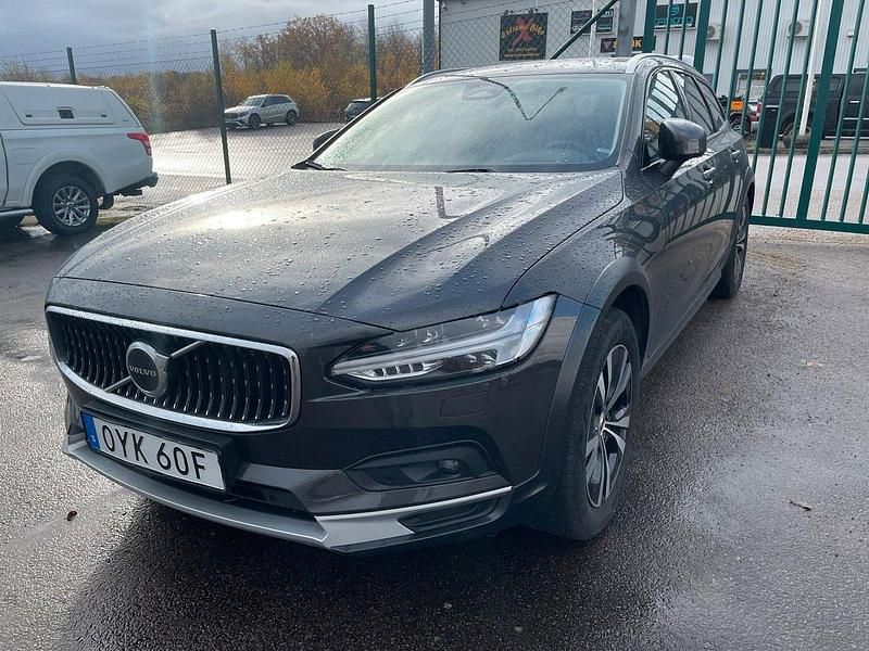 Grå (savilegrå metallic) Begagnad 2024 Volvo V90 CC Core Kombi | 409 000 kr (Lite dyr) - Bild 1/2