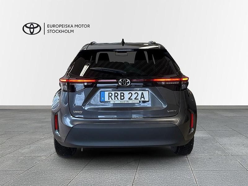 Begagnad Toyota Yaris Cross Active 92 HK (67 kW) 2025 Mörkgrå SUV