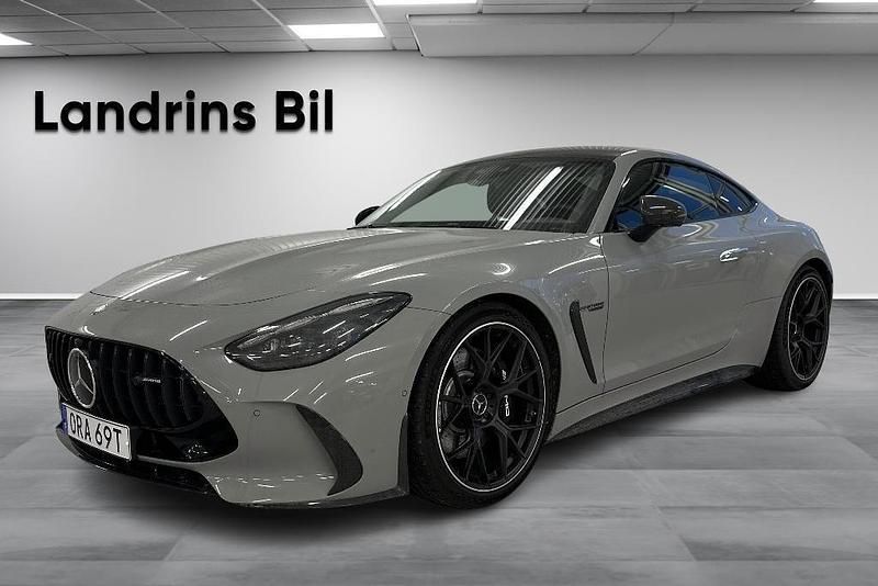 Grå Begagnad 2024 Mercedes AMG GT 63 AMG Sportkupé | 1 899 900 kr (Marknadspris) - Bild 1/4