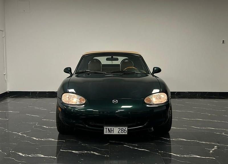 Begagnad Mazda MX5 110 HK (80 kW) 1999 Mörkgrön Cab