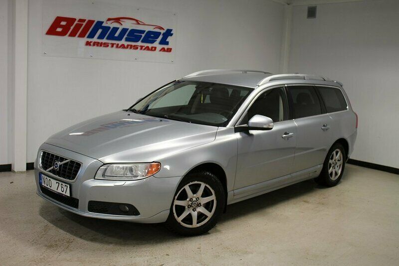 Silver Begagnad 2007 Volvo V70 Summum Kombi | 58 000 kr (Marknadspris) - Bild 1/4