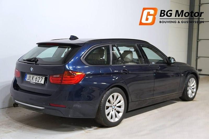Begagnad BMW 320 Advantage 184 HK (135 kW) 2014 Blå Kombi