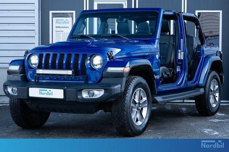 Begagnad Jeep Wrangler Unlimited Sahara 272 HK (200 kW) 2018 Blå SUV