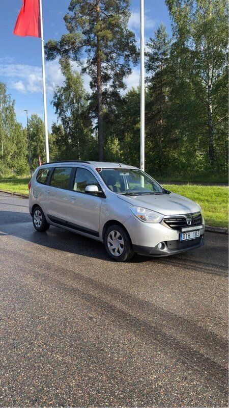 Grå Begagnad 2013 Dacia Lodgy Minibuss | 49 000 kr (Marknadspris) - Bild 1/3
