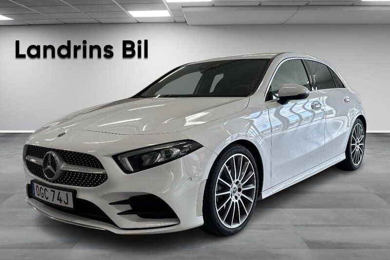 Vit Begagnad 2019 Mercedes A220 AMG line Halvkombi | 299 900 kr - Bild 1/4