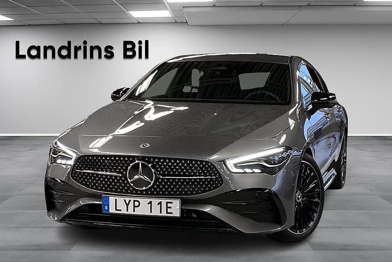 Mörkgrå (bergsgrå metallic) Ny 2025 Mercedes CLA200 Shooting Brake AMG Line Premium Kombi | 389 000 kr (Superpris) - Bild 1/4