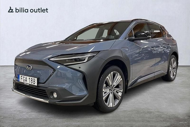 Grå Begagnad 2022 Subaru Solterra SUV | 329 900 kr (Lite dyr) - Bild 1/4
