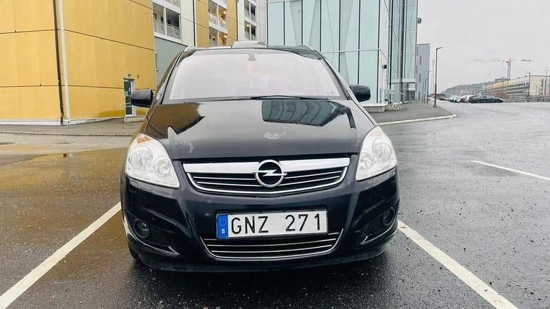 Begagnad Opel Zafira 125 HK (91 kW) 2011 Minibuss