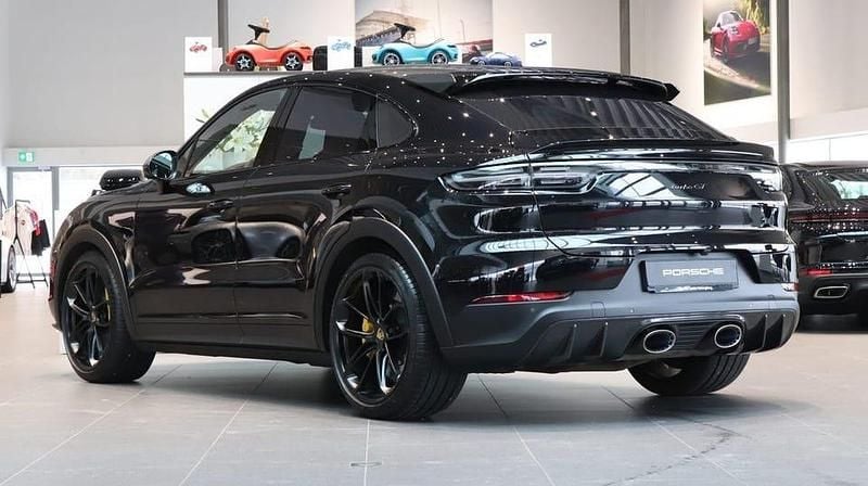 Begagnad Porsche Cayenne Turbo GT 649 HK (477 kW) 2022 Svart SUV