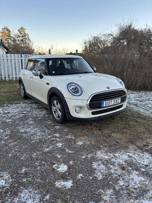 Begagnad 2019 Mini Cooper Halvkombi | 165 000 kr (Marknadspris) - Bild 1/4