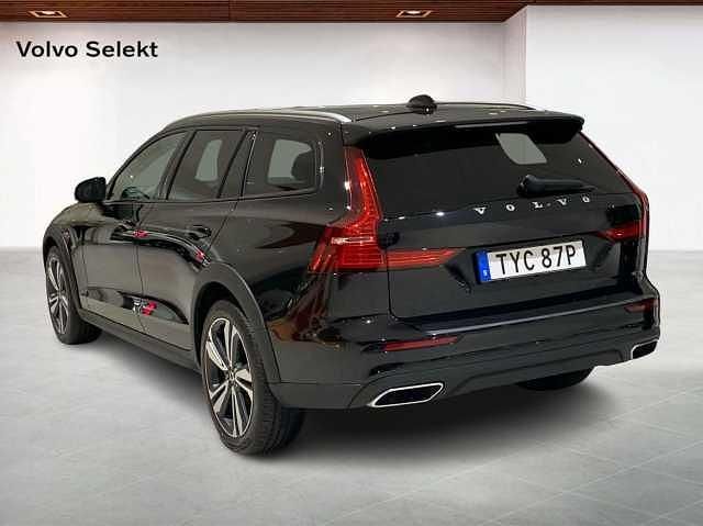Begagnad Volvo V60 CC 197 HK (144 kW) 2022 Kombi