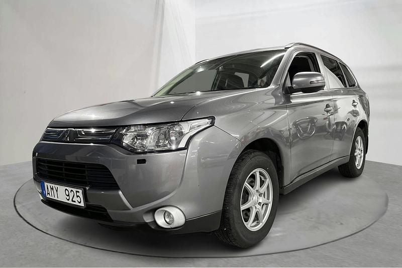 Mörkgrå Begagnad 2013 Mitsubishi Outlander SUV | 69 000 kr (Marknadspris) - Bild 1/4
