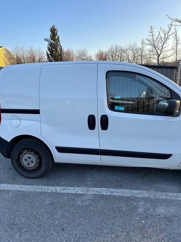 Begagnad Peugeot Bipper 75 HK (55 kW) 2016