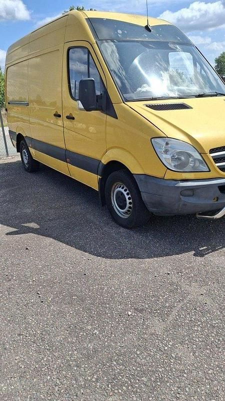 Gul Begagnad 2012 Mercedes Sprinter Van | 65 000 kr (Superpris) - Bild 1/4