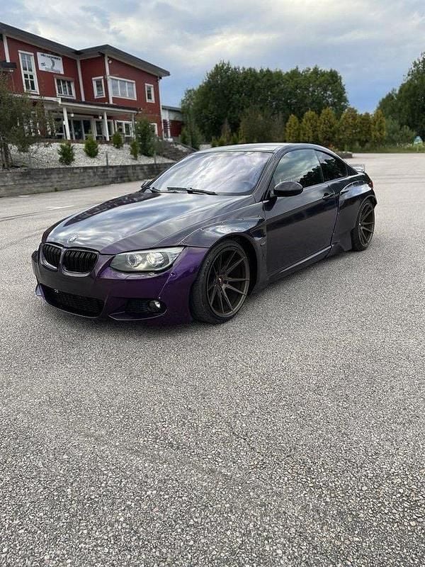 Svart Begagnad 2008 BMW 335 Sportkupé | 150 000 kr (Bra pris) - Bild 1/4