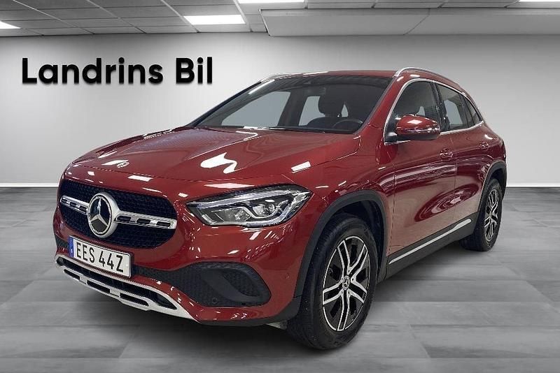 Röd Begagnad 2022 Mercedes GLA200 SUV | 369 000 kr (Bra pris) - Bild 1/4