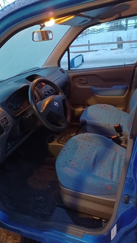 Begagnad Opel Agila 75 HK (55 kW) 2001 Ljusblå med vissa bucklor Minibuss