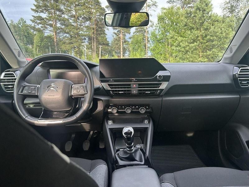 Vit Begagnad 2021 Citroën C4 PureTech Halvkombi | 145 000 kr (Bra pris) - Bild 1/4