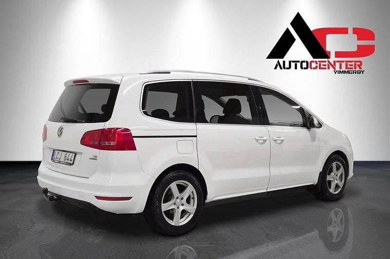 Begagnad VW Sharan 150 HK (110 kW) 2010 Vit Minibuss